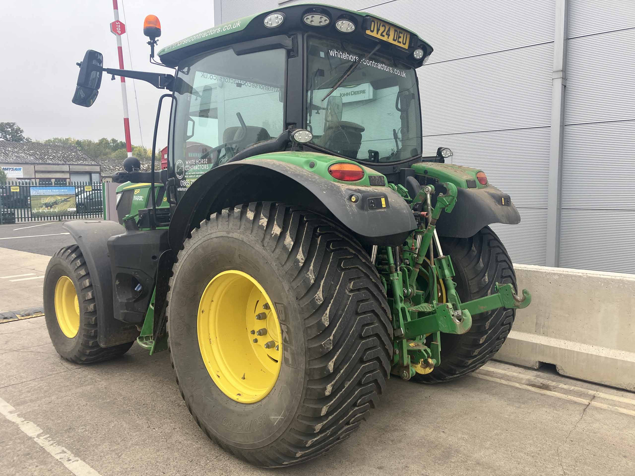 John Deere 6R 130 - Traktor: obrázok 3 John Deere 6R 130 - Traktor: obrázok 3