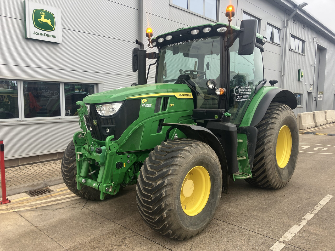 John Deere 6R 130 - Traktor: obrázok 1 John Deere 6R 130 - Traktor: obrázok 1