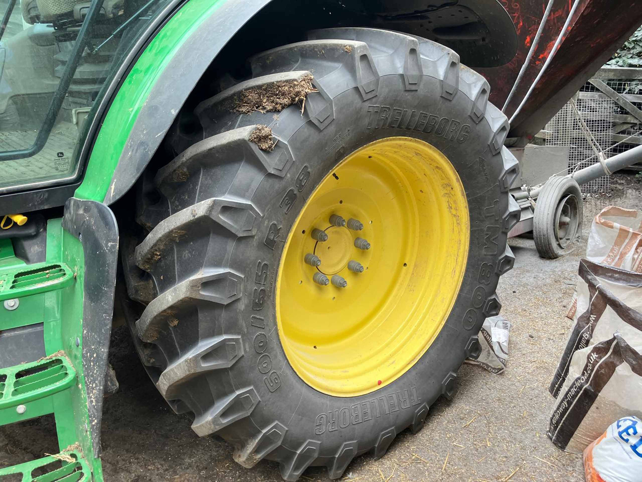 John Deere 6R 150 + 643R Loader - Traktor: obrázok 2 John Deere 6R 150 + 643R Loader - Traktor: obrázok 2