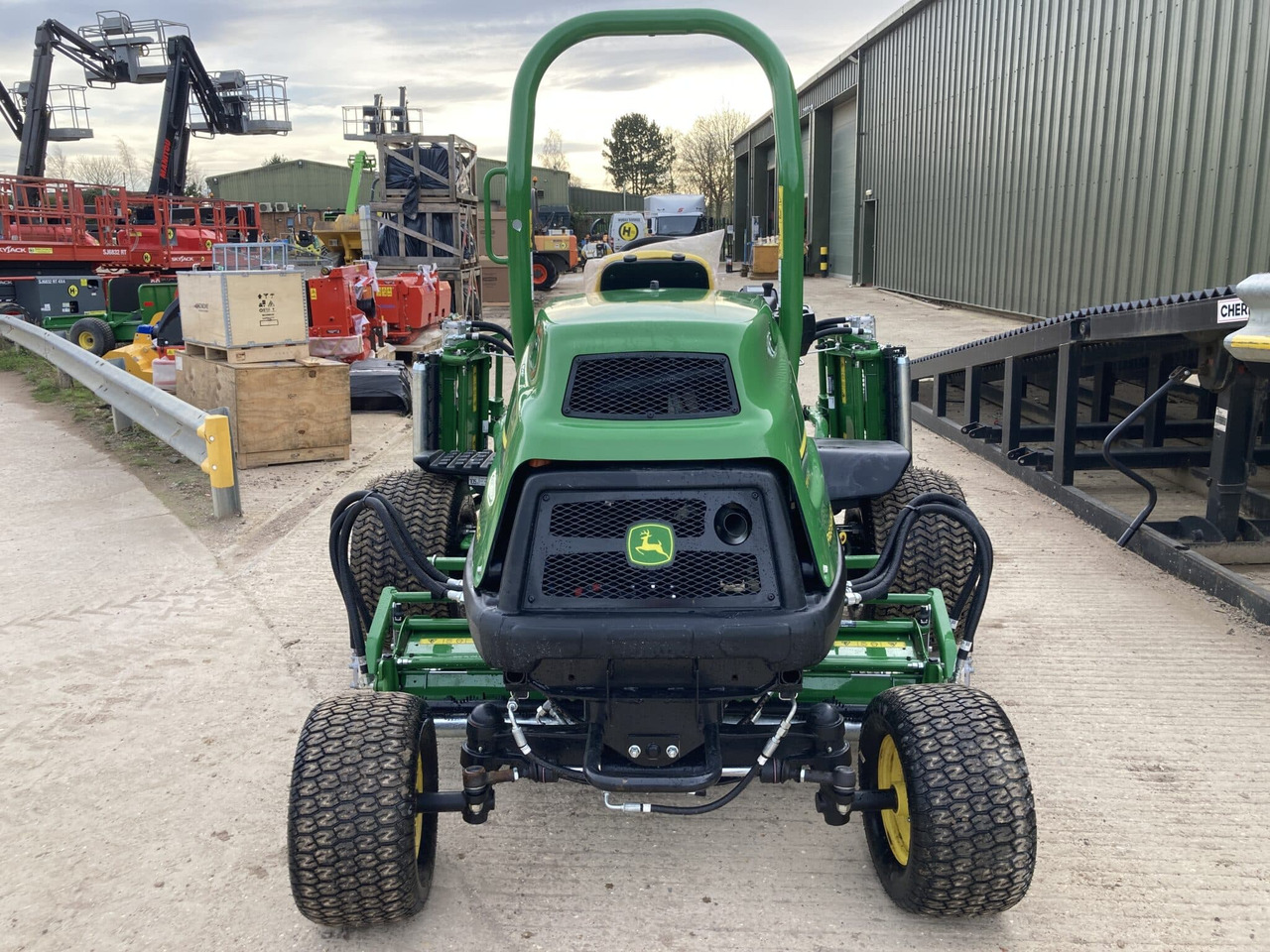John Deere 7700A Fairway Mower - Záhradná kosačka: obrázok 4 John Deere 7700A Fairway Mower - Záhradná kosačka: obrázok 4