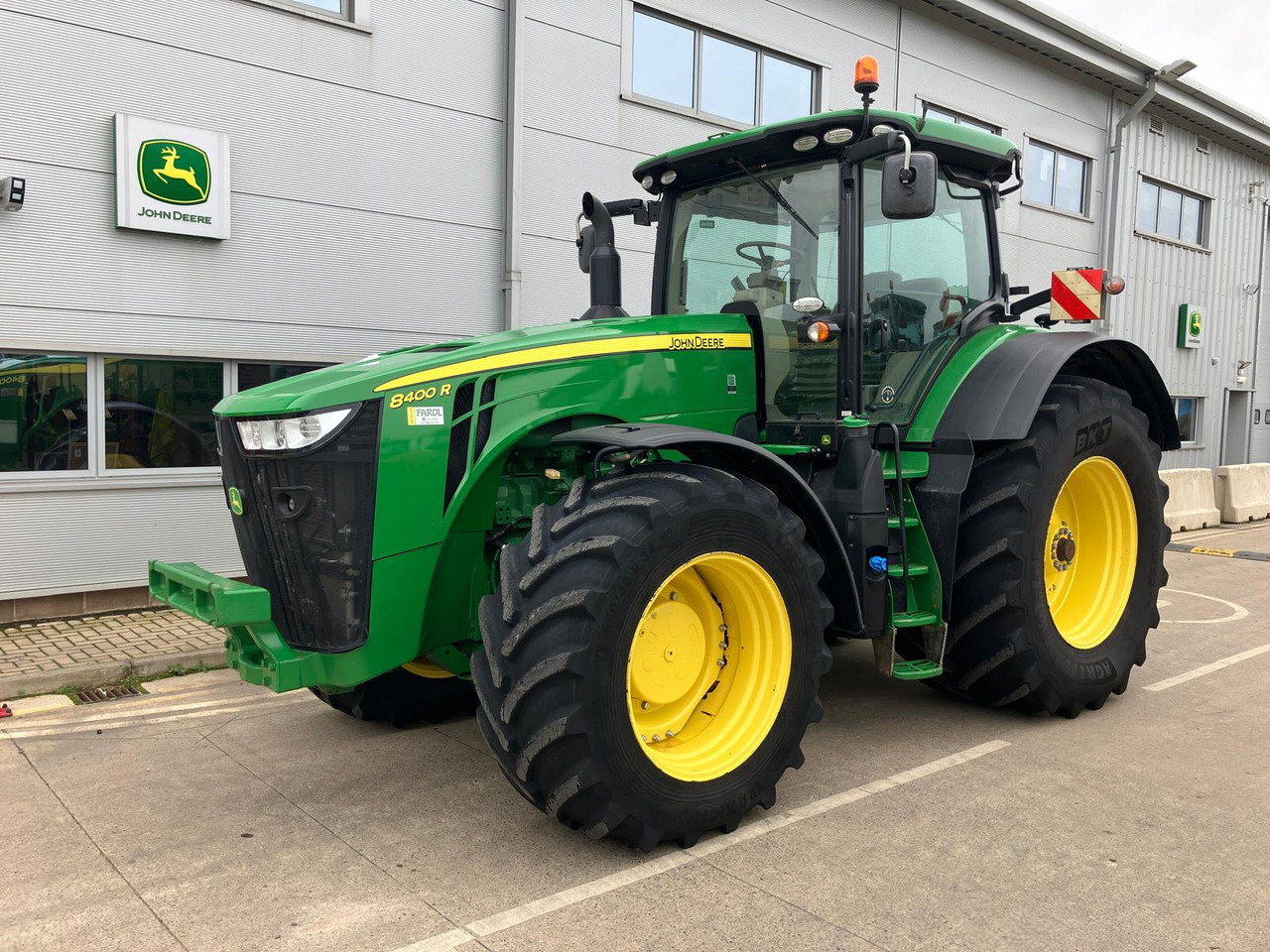 John Deere 8400R - Traktor: obrázok 1 John Deere 8400R - Traktor: obrázok 1