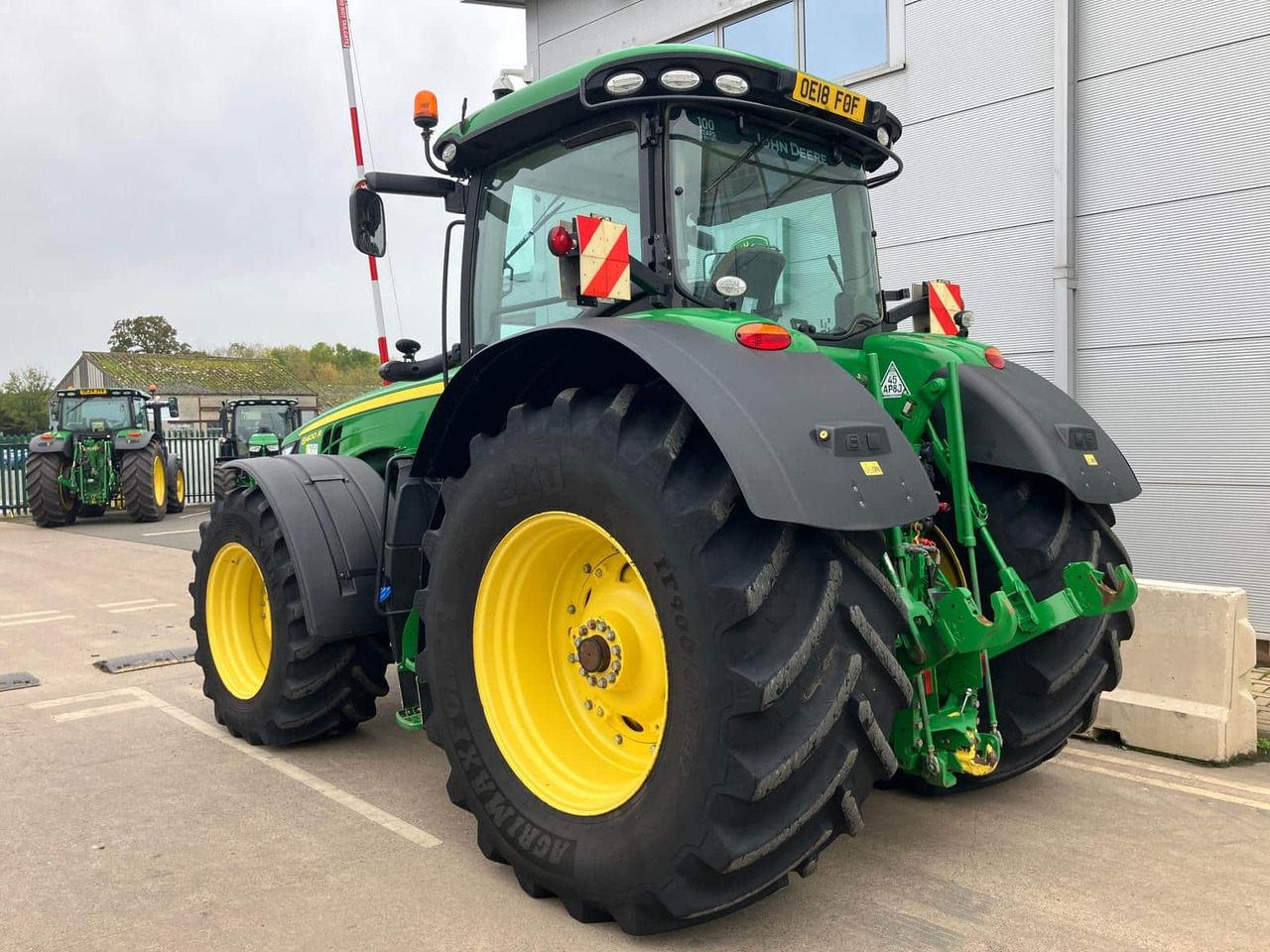 John Deere 8400R - Traktor: obrázok 3 John Deere 8400R - Traktor: obrázok 3