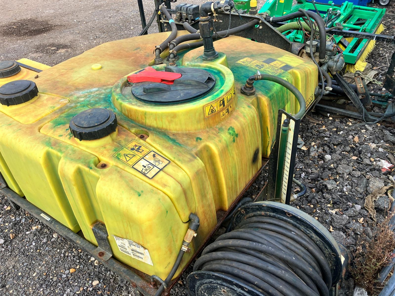 John Deere HD200 Mounted Sprayer - Záhradná technika: obrázok 2 John Deere HD200 Mounted Sprayer - Záhradná technika: obrázok 2