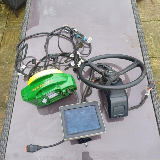 John Deere SF7000, 4240 screen + ATU300 wheel - Navigačný systém pre Poľnohospodárske stroje: obrázok 2 John Deere SF7000, 4240 screen + ATU300 wheel - Navigačný systém pre Poľnohospodárske stroje: obrázok 2