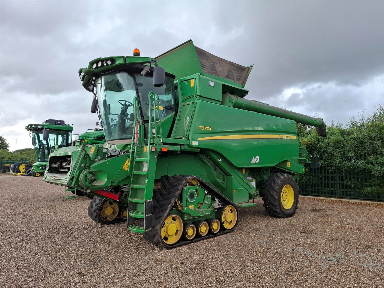 John Deere T670i - Obilný kombajn: obrázok 1 John Deere T670i - Obilný kombajn: obrázok 1