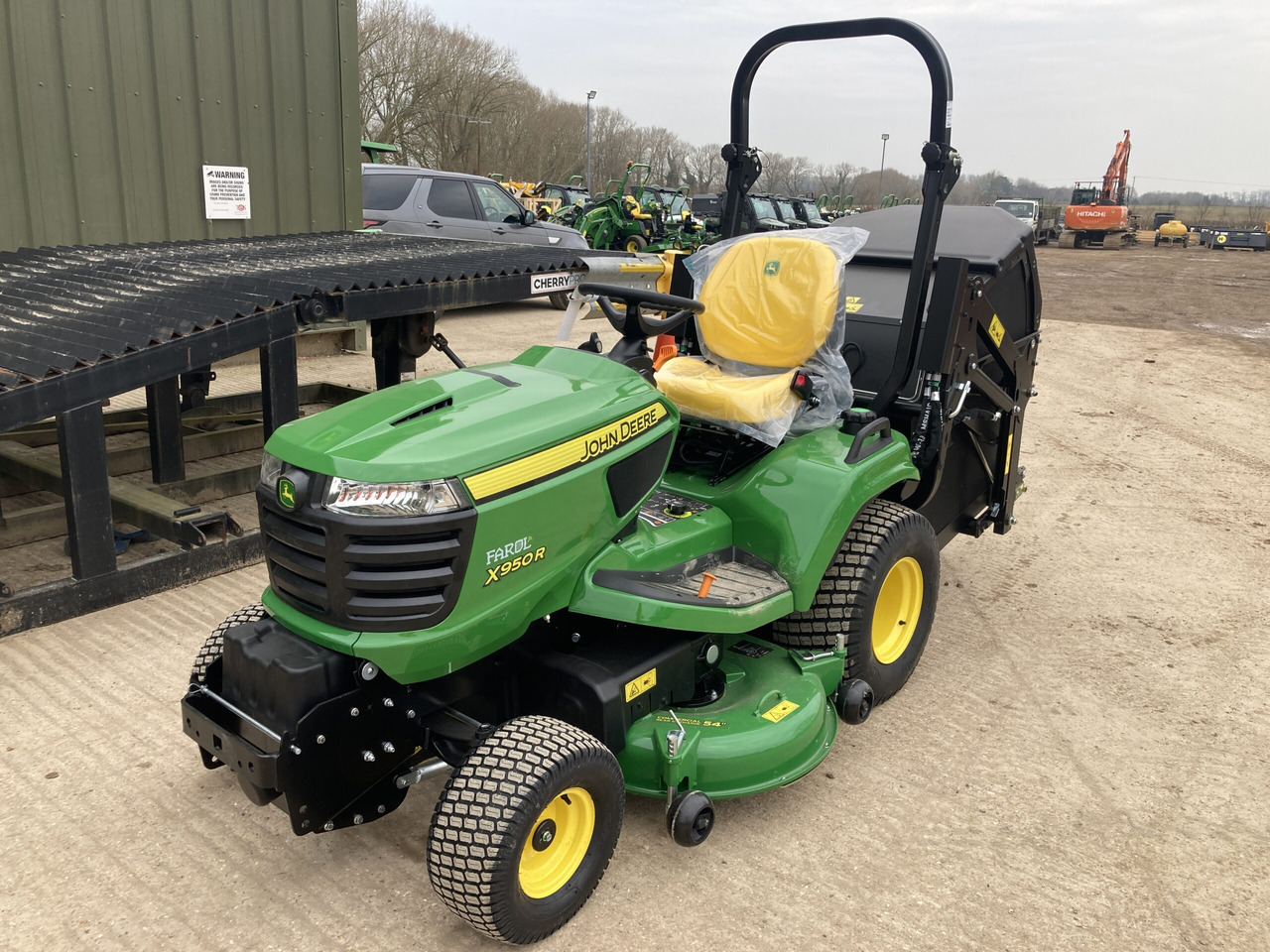 John Deere X950R ride on cut and collect mower - Záhradná kosačka: obrázok 1 John Deere X950R ride on cut and collect mower - Záhradná kosačka: obrázok 1