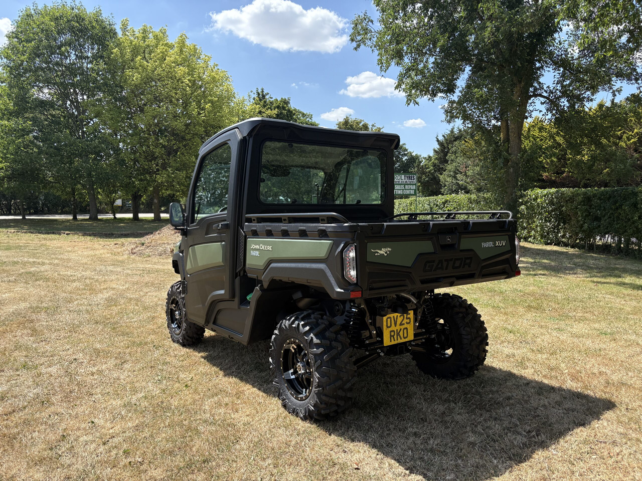 John Deere XUV875M Gator - ATV/ Štvorkolka: obrázok 4 John Deere XUV875M Gator - ATV/ Štvorkolka: obrázok 4