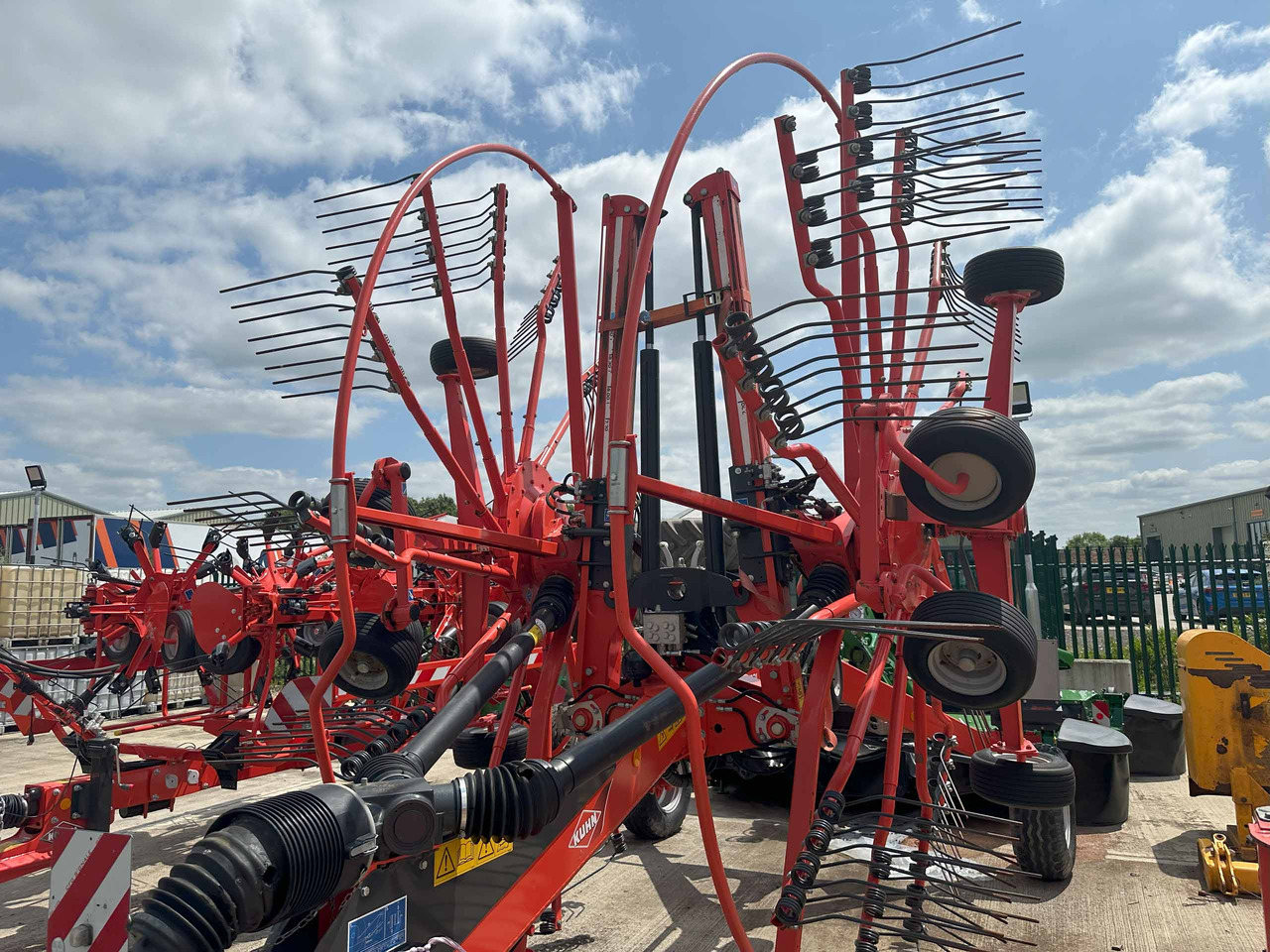 Kuhn GA8731 - Stroje na zber krmovín: obrázok 1 Kuhn GA8731 - Stroje na zber krmovín: obrázok 1