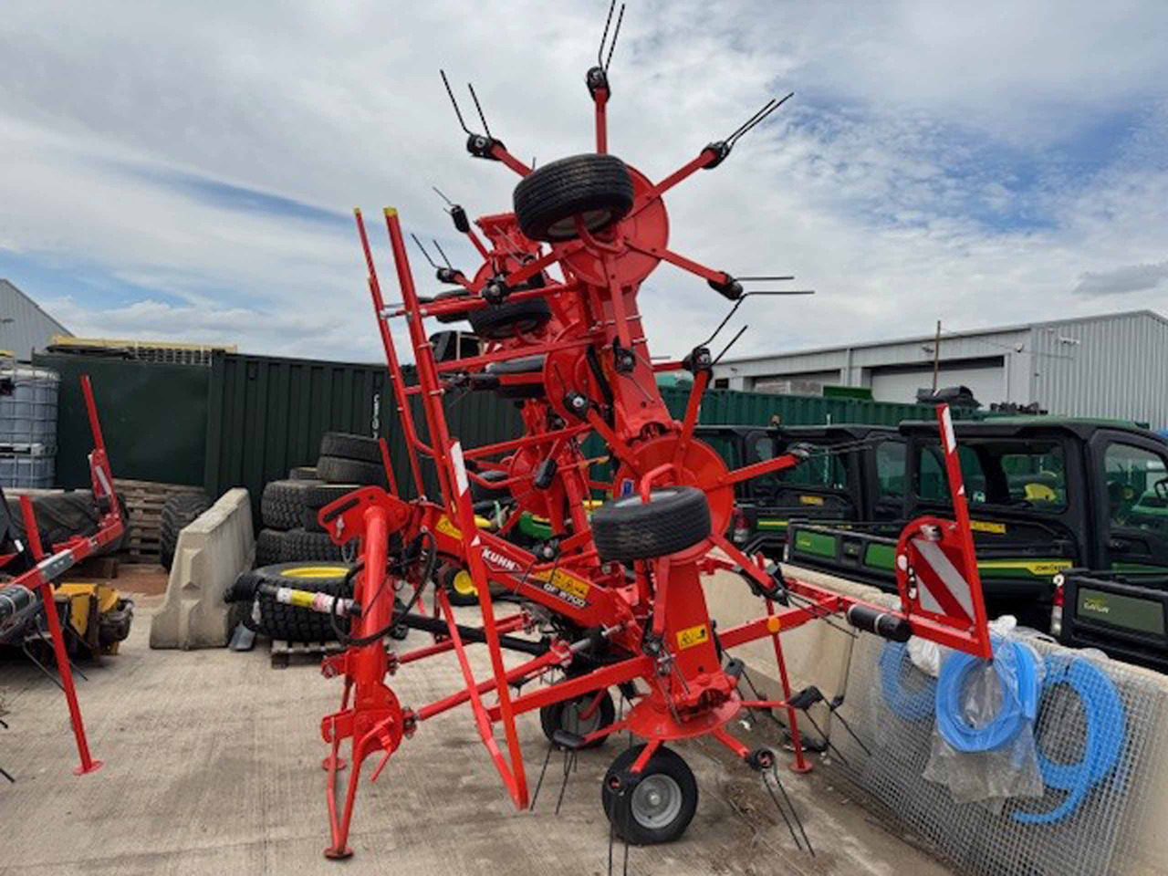 Kuhn GF8700 - Stroje na zber krmovín: obrázok 1 Kuhn GF8700 - Stroje na zber krmovín: obrázok 1