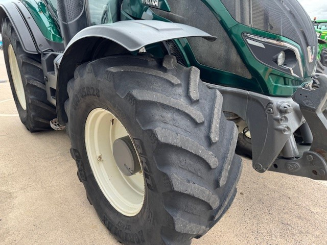 Valtra T214 - Traktor: obrázok 5 Valtra T214 - Traktor: obrázok 5