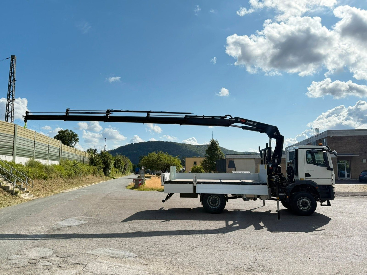 MAN TGM 18.320 4x4 Hiab 228-4 Kran - Auto s hydraulickou rukou: obrázok 4 MAN TGM 18.320 4x4 Hiab 228-4 Kran - Auto s hydraulickou rukou: obrázok 4