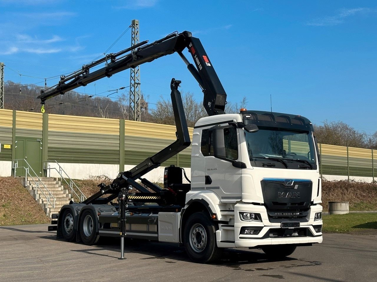 MAN TGS 26.470 6x2 Abrollkipper + Kran Hiab 228-4 - Hákový nosič kontajnerov, Auto s hydraulickou rukou: obrázok 1 MAN TGS 26.470 6x2 Abrollkipper + Kran Hiab 228-4 - Hákový nosič kontajnerov, Auto s hydraulickou rukou: obrázok 1