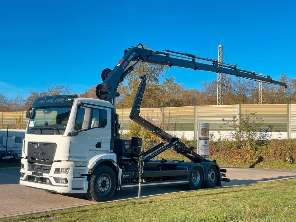 MAN TGS 26.470 6x2 Abrollkipper + Kran Hiab 228-6 - Hákový nosič kontajnerov, Auto s hydraulickou rukou: obrázok 1 MAN TGS 26.470 6x2 Abrollkipper + Kran Hiab 228-6 - Hákový nosič kontajnerov, Auto s hydraulickou rukou: obrázok 1