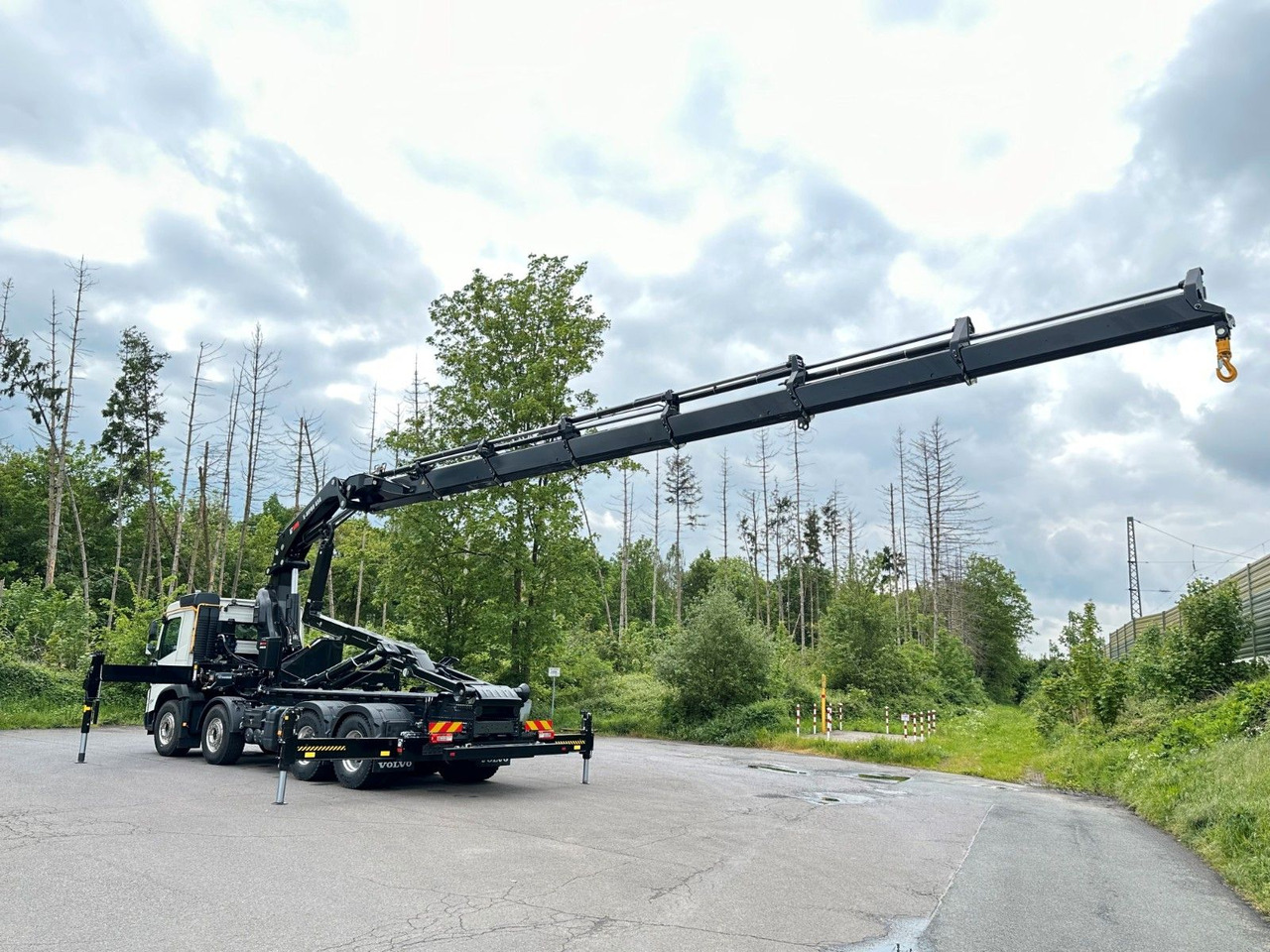 Hákový nosič kontajnerov, Auto s hydraulickou rukou Volvo FMX 500 8x4 Abrollkipper + Kran Hiab 658-6: obrázok 12