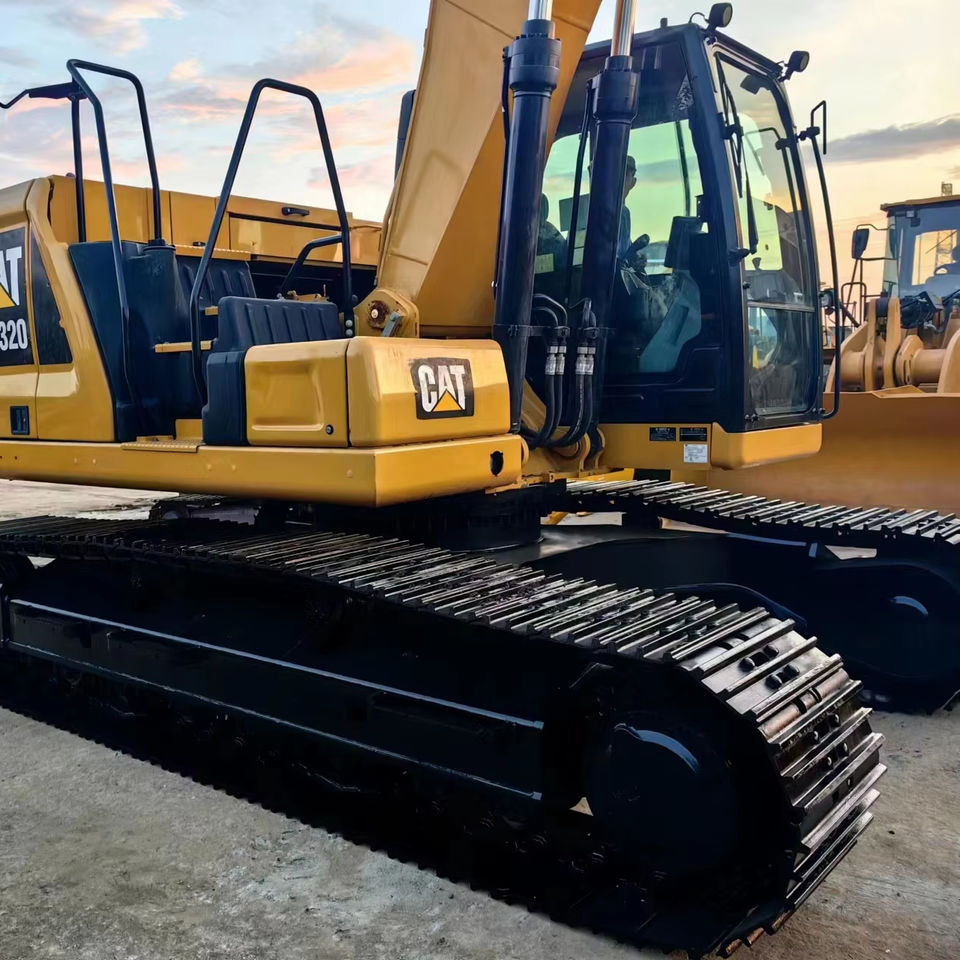 CAT 320 - Pásové rýpadlo: obrázok 1 CAT 320 - Pásové rýpadlo: obrázok 1