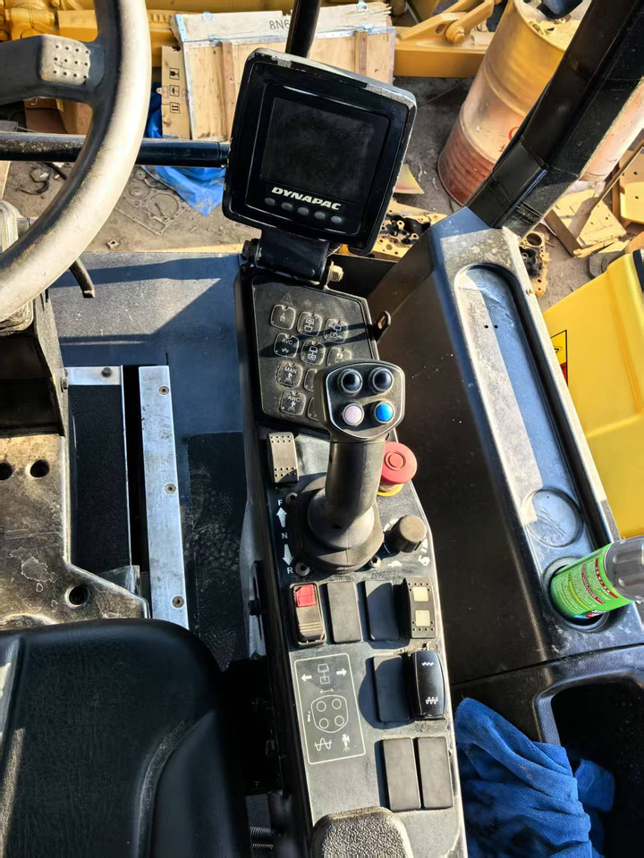 DYNAPAC CC6200 - Valec: obrázok 4 DYNAPAC CC6200 - Valec: obrázok 4