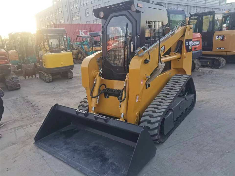 Hot Sale Used CATERPILLAR 277D Front Loader Multi-Terrain Skid Loader With Core Components Engine Motor Pump - Pásový šmykom riadený nakladač: obrázok 4 Hot Sale Used CATERPILLAR 277D Front Loader Multi-Terrain Skid Loader With Core Components Engine Motor Pump - Pásový šmykom riadený nakladač: obrázok 4
