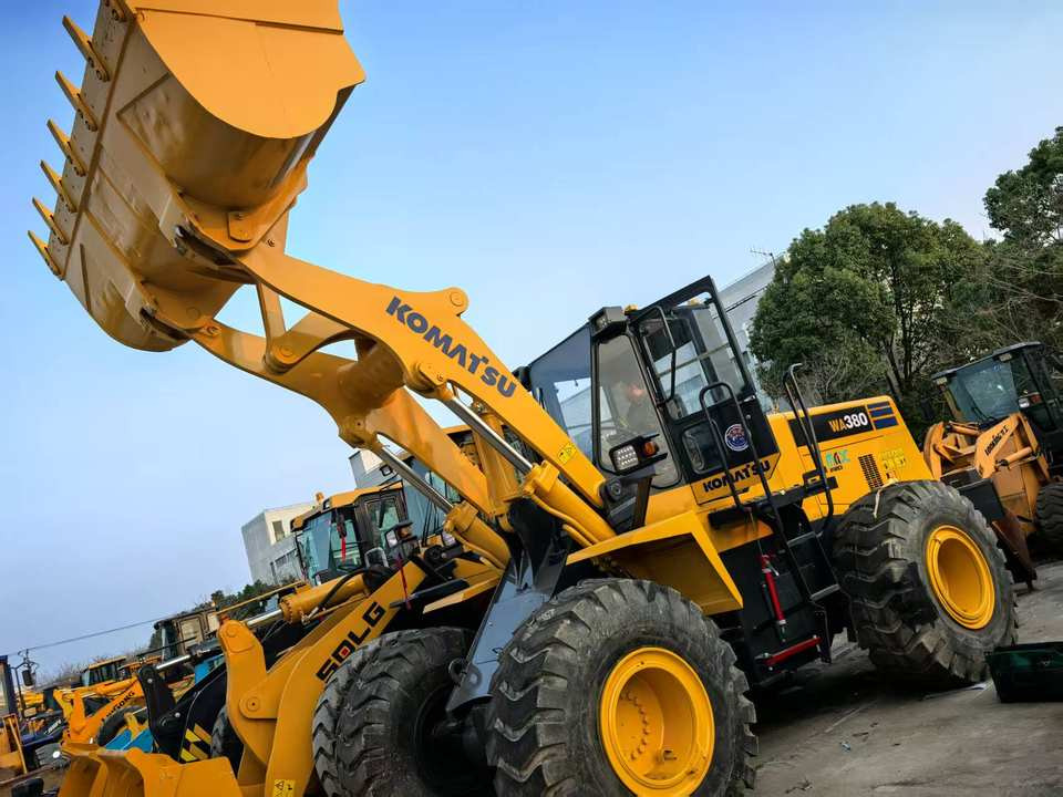 Japan Komatsu WA380-3 WA380-6 WA400-1 WA400-3 WA320-6 WA430-5 Mining Wheel Loader, Used Komatsu WA380 Mini Front End Loader - Kolesový nakladač: obrázok 2 Japan Komatsu WA380-3 WA380-6 WA400-1 WA400-3 WA320-6 WA430-5 Mining Wheel Loader, Used Komatsu WA380 Mini Front End Loader - Kolesový nakladač: obrázok 2