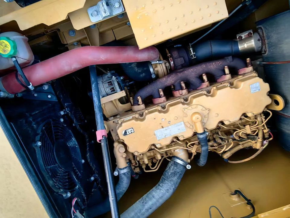 Original Good Condition USED Cat 320 20 Ton Excavator  Crawler Excavator for Caterpillar - Pásové rýpadlo: obrázok 3 Original Good Condition USED Cat 320 20 Ton Excavator  Crawler Excavator for Caterpillar - Pásové rýpadlo: obrázok 3