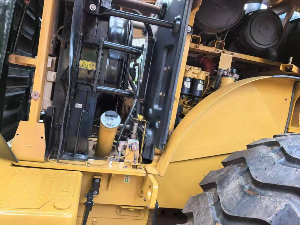 Used Caterpillar 950G RC Wheel Loader Reconditioned Cat 950 with Core Engine Backhoe or Front Loader for Sale - Kolesový nakladač: obrázok 5 Used Caterpillar 950G RC Wheel Loader Reconditioned Cat 950 with Core Engine Backhoe or Front Loader for Sale - Kolesový nakladač: obrázok 5