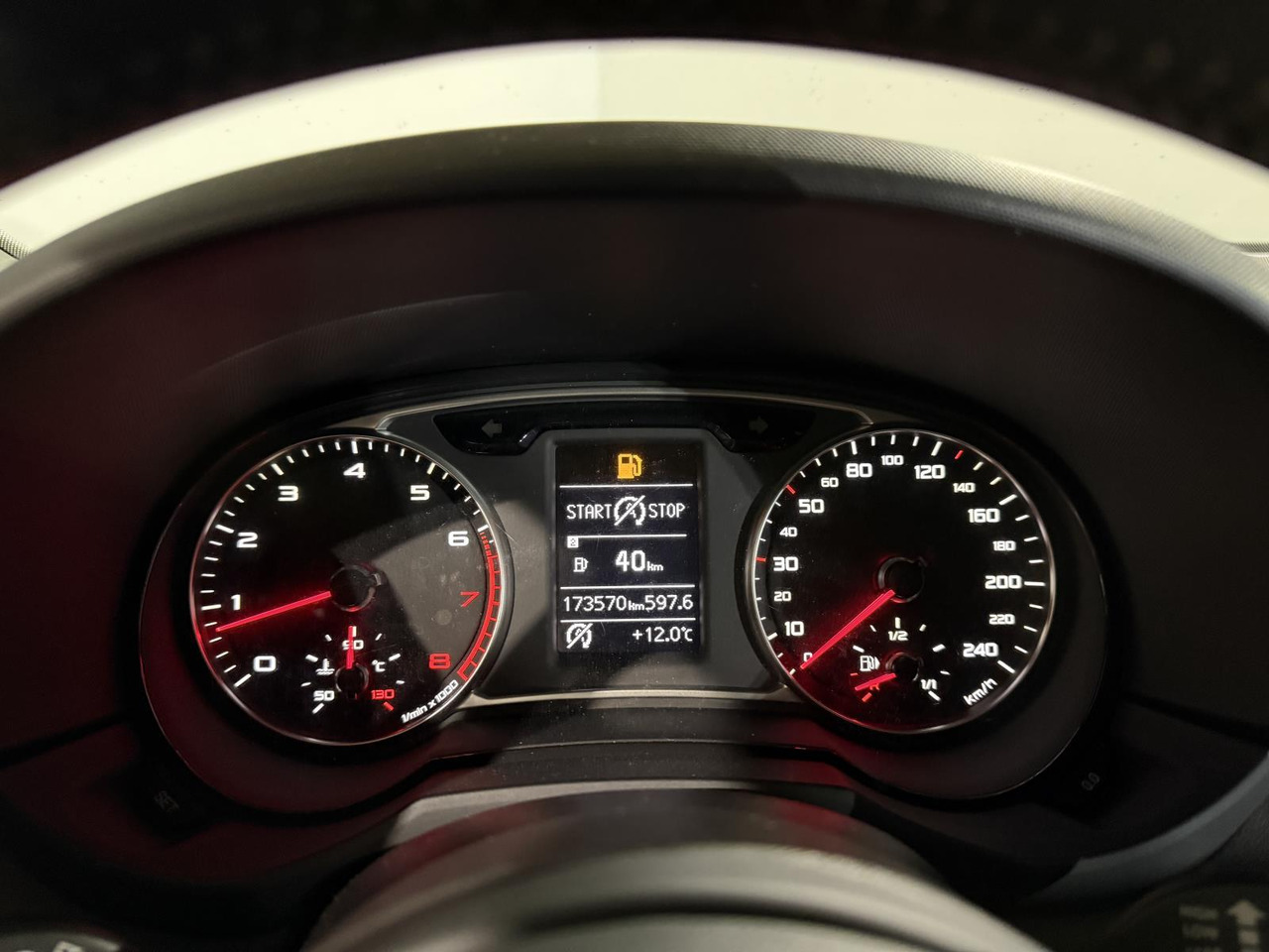 Audi | A1 | 1.2 TFSI Ambition Pro Line | 2011 | 173.570 km | 38PBP4 | Logisch - Hatchback: obrázok 5 Audi | A1 | 1.2 TFSI Ambition Pro Line | 2011 | 173.570 km | 38PBP4 | Logisch - Hatchback: obrázok 5
