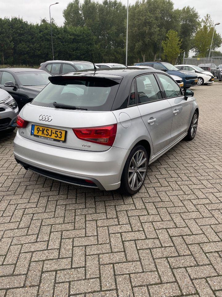 Audi A1 Sportback 1.2 TFSI Admired | 2013 | 216.082 km | 9KSJ53 | NAP: Logisch - Hatchback: obrázok 4 Audi A1 Sportback 1.2 TFSI Admired | 2013 | 216.082 km | 9KSJ53 | NAP: Logisch - Hatchback: obrázok 4