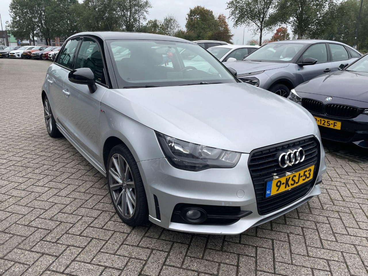 Audi A1 Sportback 1.2 TFSI Admired | 2013 | 216.082 km | 9KSJ53 | NAP: Logisch - Hatchback: obrázok 2 Audi A1 Sportback 1.2 TFSI Admired | 2013 | 216.082 km | 9KSJ53 | NAP: Logisch - Hatchback: obrázok 2