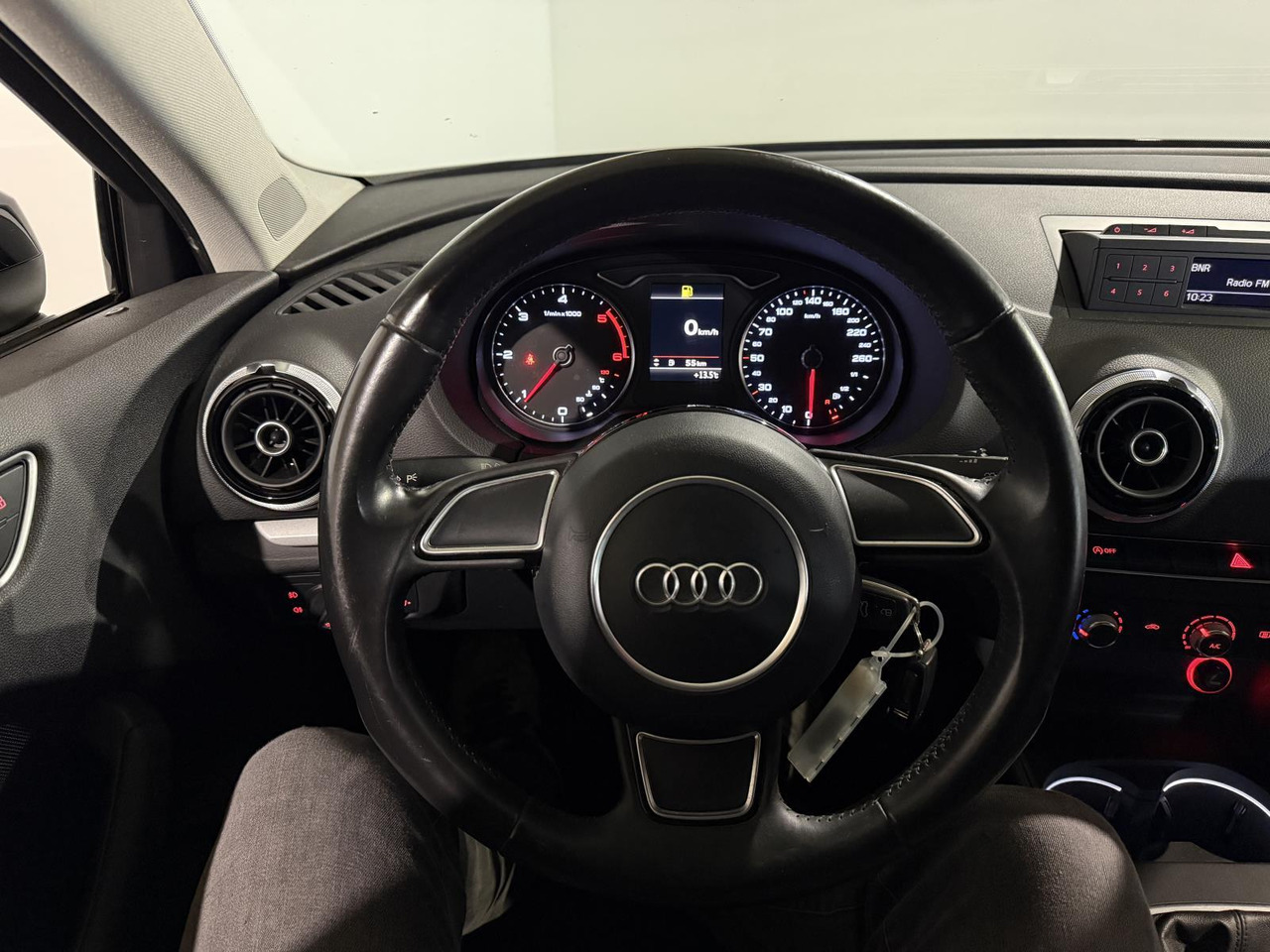 Audi | A3 Limousine | 1.6 TDI Ambition Pro Line Plus | 2014 | 271.612 km | GG798Z | Onlogisch - Sedan: obrázok 3 Audi | A3 Limousine | 1.6 TDI Ambition Pro Line Plus | 2014 | 271.612 km | GG798Z | Onlogisch - Sedan: obrázok 3