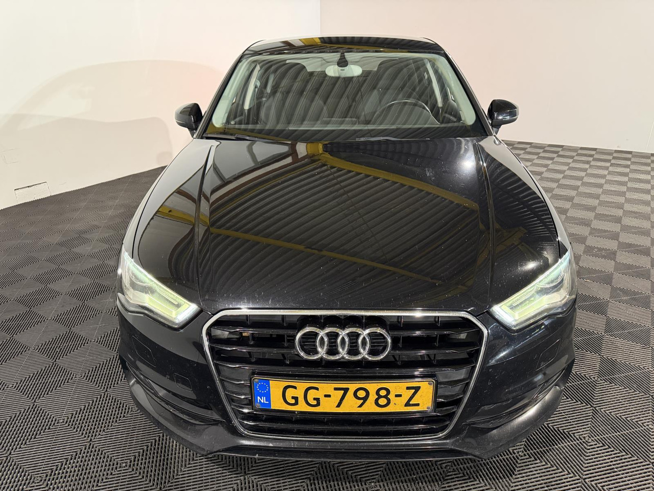 Audi | A3 Limousine | 1.6 TDI Ambition Pro Line Plus | 2014 | 271.612 km | GG798Z | Onlogisch - Sedan: obrázok 5 Audi | A3 Limousine | 1.6 TDI Ambition Pro Line Plus | 2014 | 271.612 km | GG798Z | Onlogisch - Sedan: obrázok 5