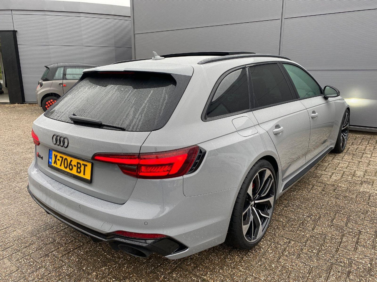 Audi A4 RS 4 Avant 2.9 TFSI quattro | 2018 | 96.192 km | Automaat | X706BT | NAP: Geen oordeel - Automobil: obrázok 4 Audi A4 RS 4 Avant 2.9 TFSI quattro | 2018 | 96.192 km | Automaat | X706BT | NAP: Geen oordeel - Automobil: obrázok 4