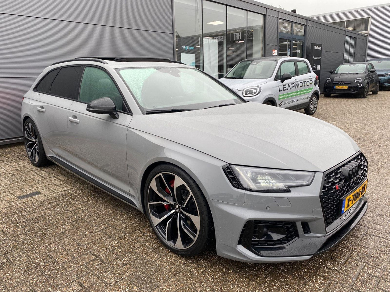 Audi A4 RS 4 Avant 2.9 TFSI quattro | 2018 | 96.192 km | Automaat | X706BT | NAP: Geen oordeel - Automobil: obrázok 2 Audi A4 RS 4 Avant 2.9 TFSI quattro | 2018 | 96.192 km | Automaat | X706BT | NAP: Geen oordeel - Automobil: obrázok 2