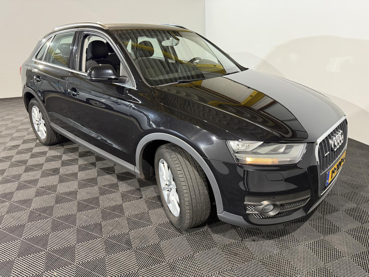 Audi | Q3 | 2.0 TFSI quattro Pro Line | 2012 | 204.122 km | 19XDP6 | Logisch - SUV: obrázok 3 Audi | Q3 | 2.0 TFSI quattro Pro Line | 2012 | 204.122 km | 19XDP6 | Logisch - SUV: obrázok 3