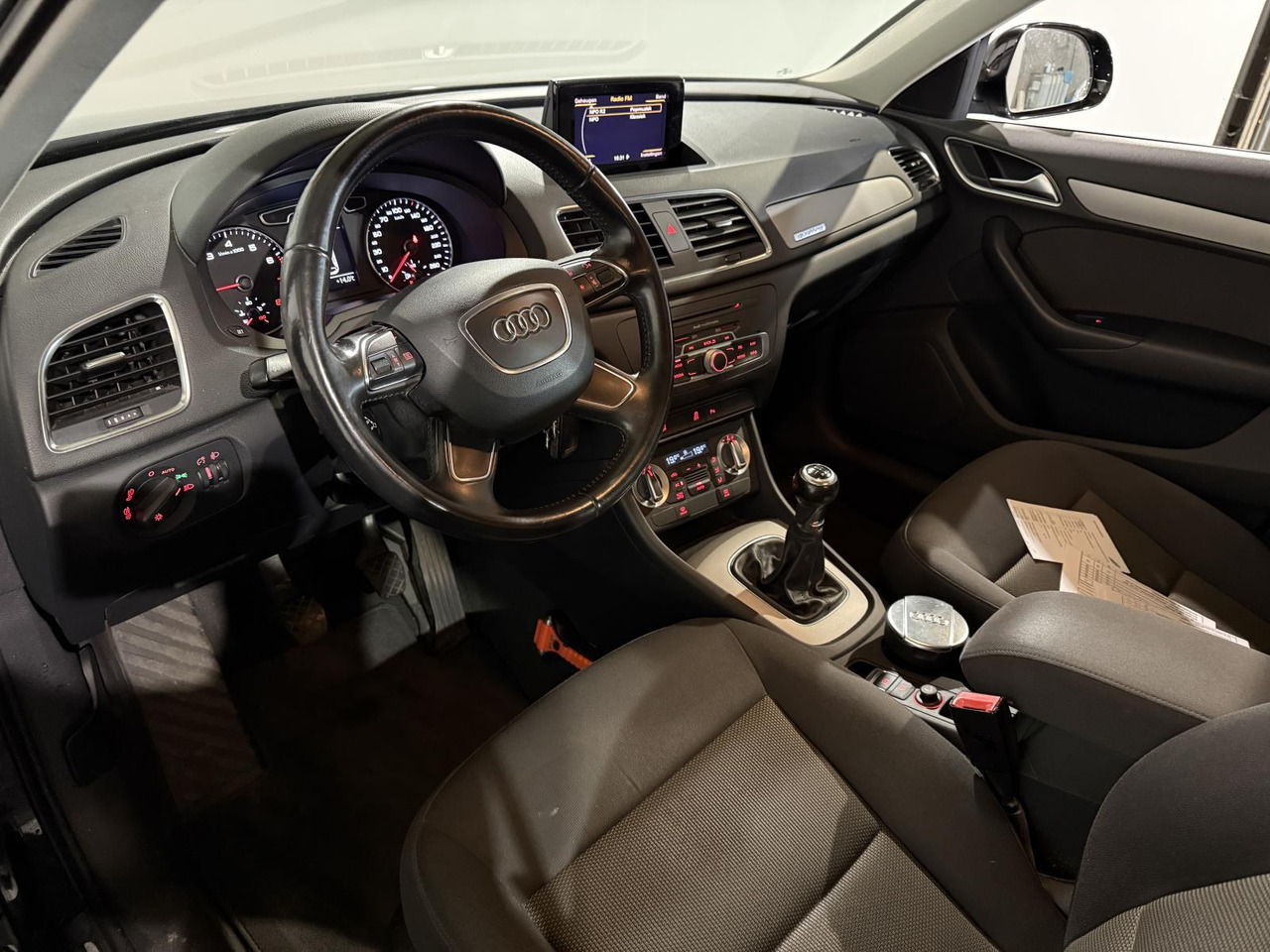 Audi | Q3 | 2.0 TFSI quattro Pro Line | 2012 | 204.122 km | 19XDP6 | Logisch - SUV: obrázok 5 Audi | Q3 | 2.0 TFSI quattro Pro Line | 2012 | 204.122 km | 19XDP6 | Logisch - SUV: obrázok 5