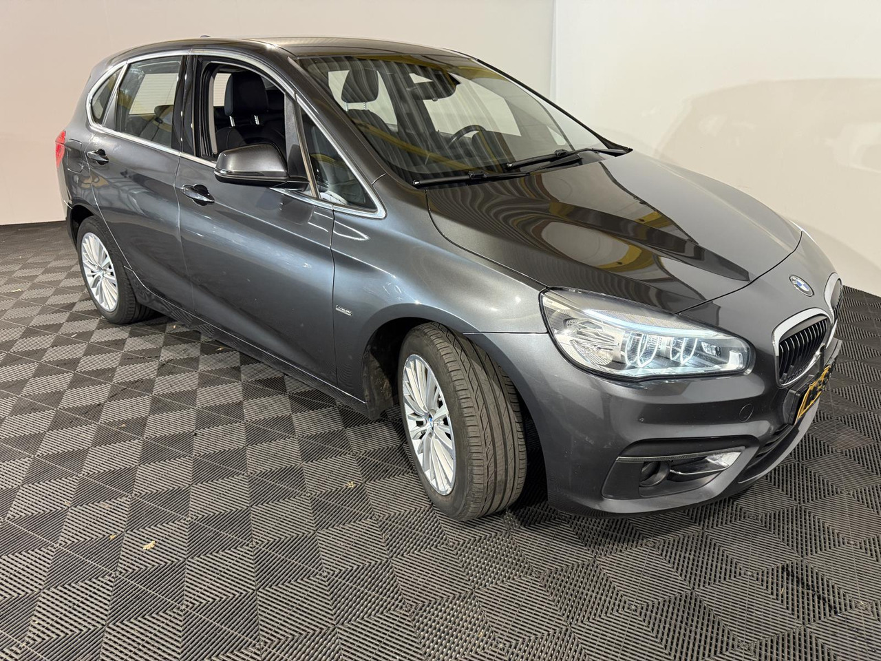 BMW | 2-serie Active Tourer | 218d Corporate Lease Luxury | 2015 | 223.959 km | HG351B | Logisch - Automobil: obrázok 3 BMW | 2-serie Active Tourer | 218d Corporate Lease Luxury | 2015 | 223.959 km | HG351B | Logisch - Automobil: obrázok 3