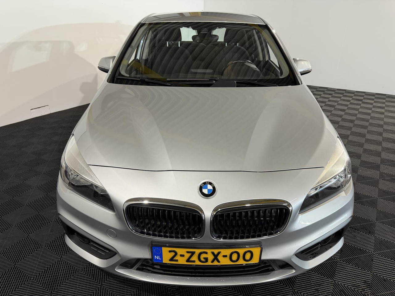 BMW 2-serie Active Tourer 218i Executive 2015 198.295 km 2-ZGX-00 - Automobil: obrázok 2 BMW 2-serie Active Tourer 218i Executive 2015 198.295 km 2-ZGX-00 - Automobil: obrázok 2