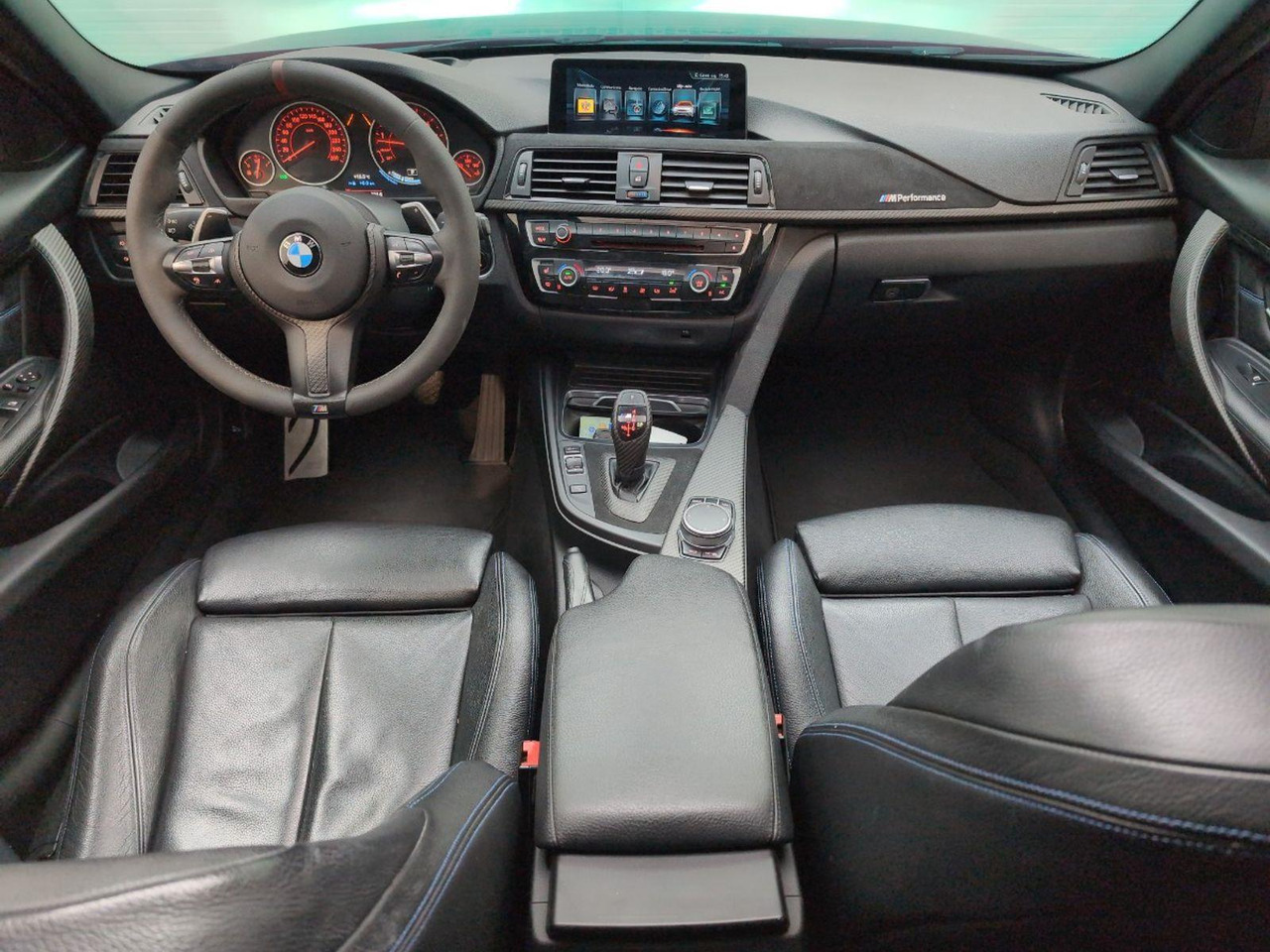 BMW 3-serie Touring 340i xDrive High Executive | 2017 | 202.316 km | Automaat | PL771V | NAP: Geen oordeel - Automobil: obrázok 5 BMW 3-serie Touring 340i xDrive High Executive | 2017 | 202.316 km | Automaat | PL771V | NAP: Geen oordeel - Automobil: obrázok 5