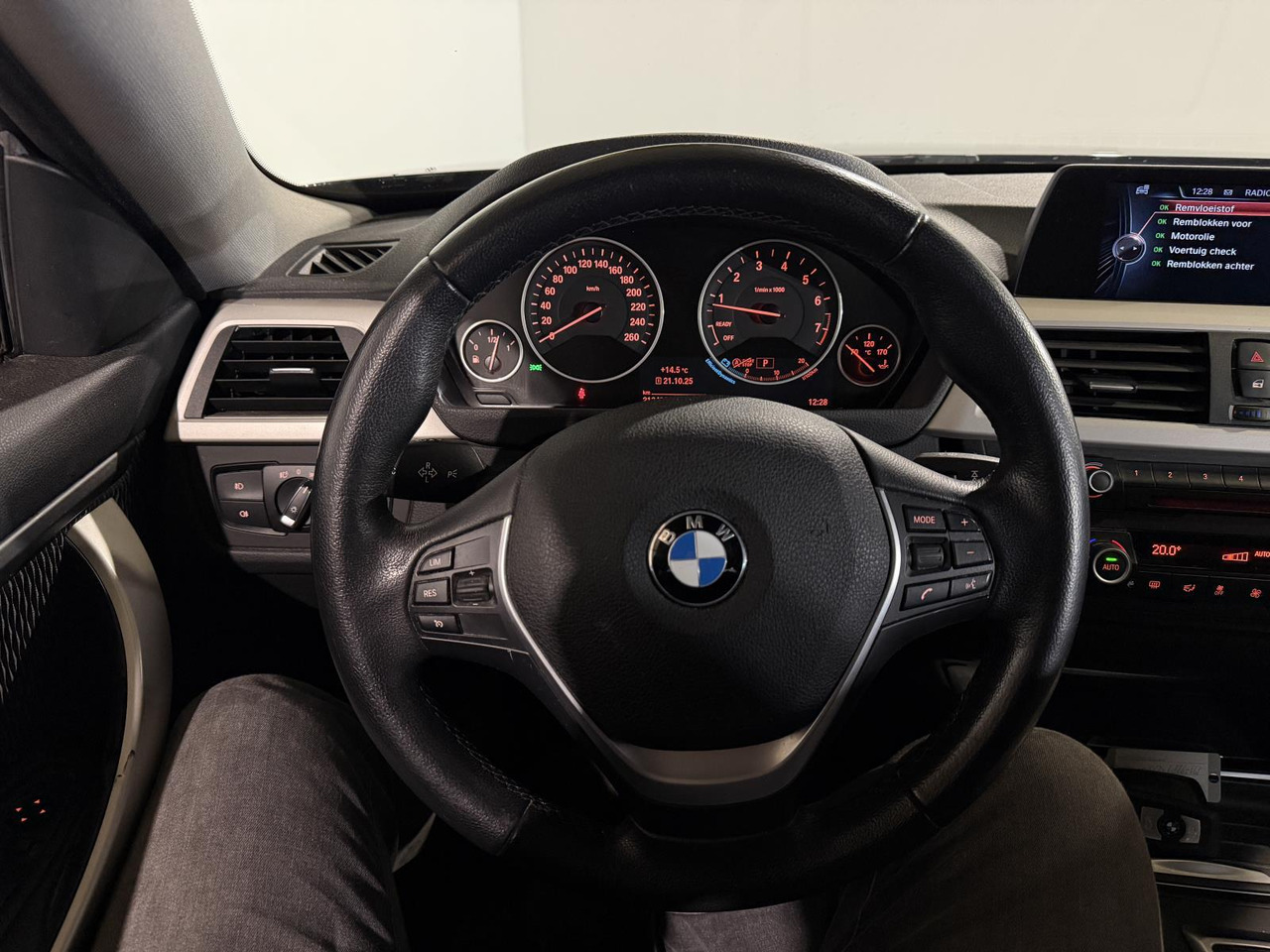 BMW | 4-serie Coupé | 420i Executive Automaat | 2015 | 213.401 km | 2ZGG53 | Logisch - Automobil: obrázok 3 BMW | 4-serie Coupé | 420i Executive Automaat | 2015 | 213.401 km | 2ZGG53 | Logisch - Automobil: obrázok 3