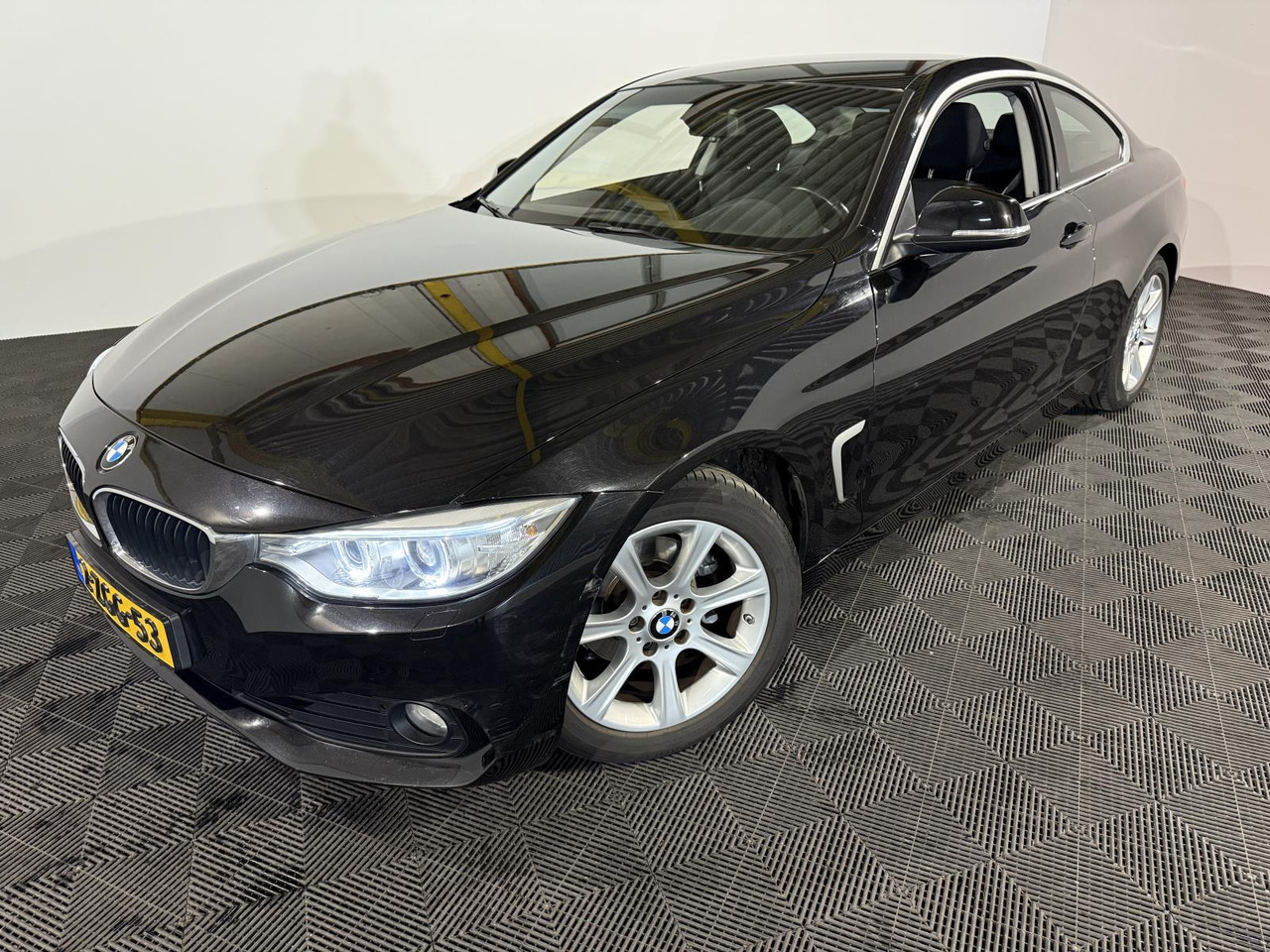 BMW | 4-serie Coupé | 420i Executive Automaat | 2015 | 213.401 km | 2ZGG53 | Logisch - Automobil: obrázok 1 BMW | 4-serie Coupé | 420i Executive Automaat | 2015 | 213.401 km | 2ZGG53 | Logisch - Automobil: obrázok 1
