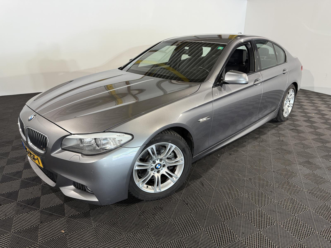 Sedan BMW | 5-serie | 520i High Executive | 2013 | 218.545 km | 46ZSF1 | Logisch: obrázok 1