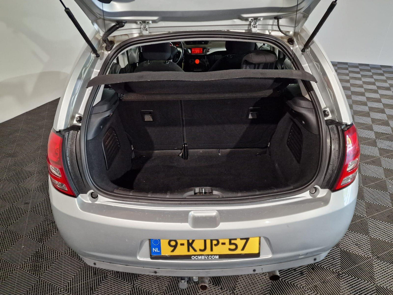 Citroen C3 1.6 Vti 2012 193.593 km 9-KJP-57 - Hatchback: obrázok 3 Citroen C3 1.6 Vti 2012 193.593 km 9-KJP-57 - Hatchback: obrázok 3