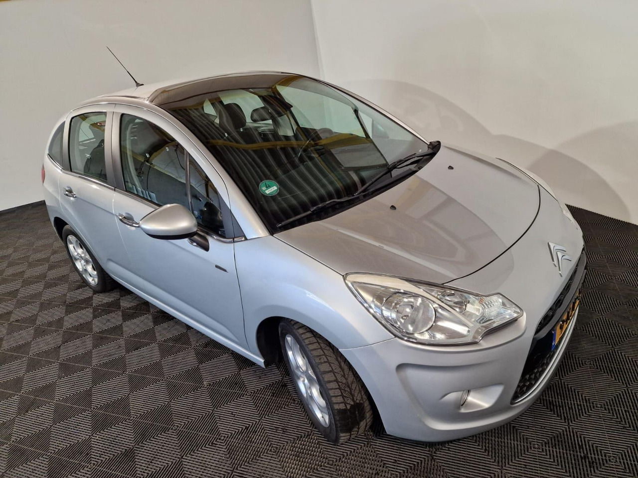 Citroen C3 1.6 Vti 2012 193.593 km 9-KJP-57 - Hatchback: obrázok 5 Citroen C3 1.6 Vti 2012 193.593 km 9-KJP-57 - Hatchback: obrázok 5
