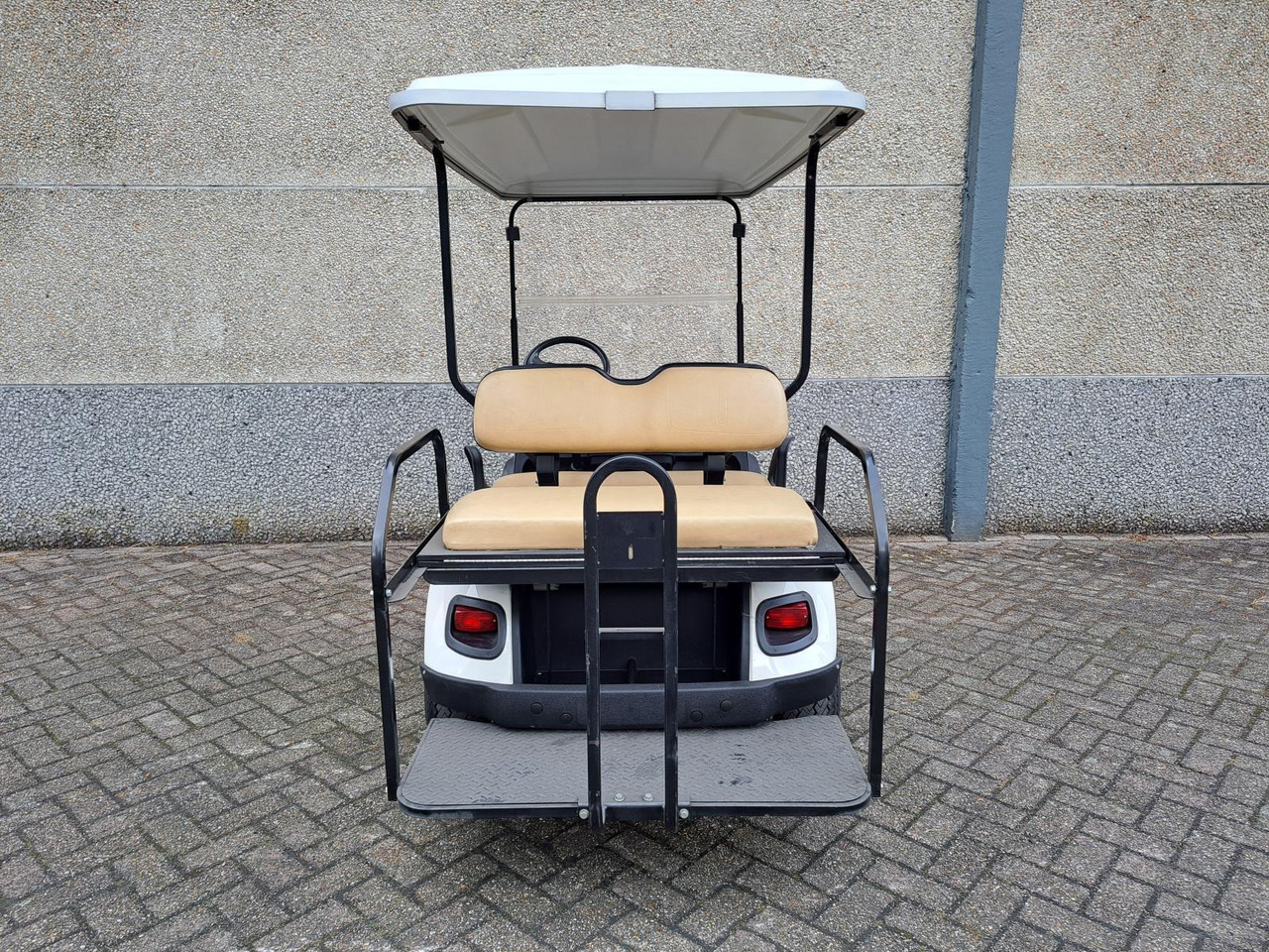 Cushman 2+2 Benzine Golfkar (3) - Golfový vozík: obrázok 4 Cushman 2+2 Benzine Golfkar (3) - Golfový vozík: obrázok 4