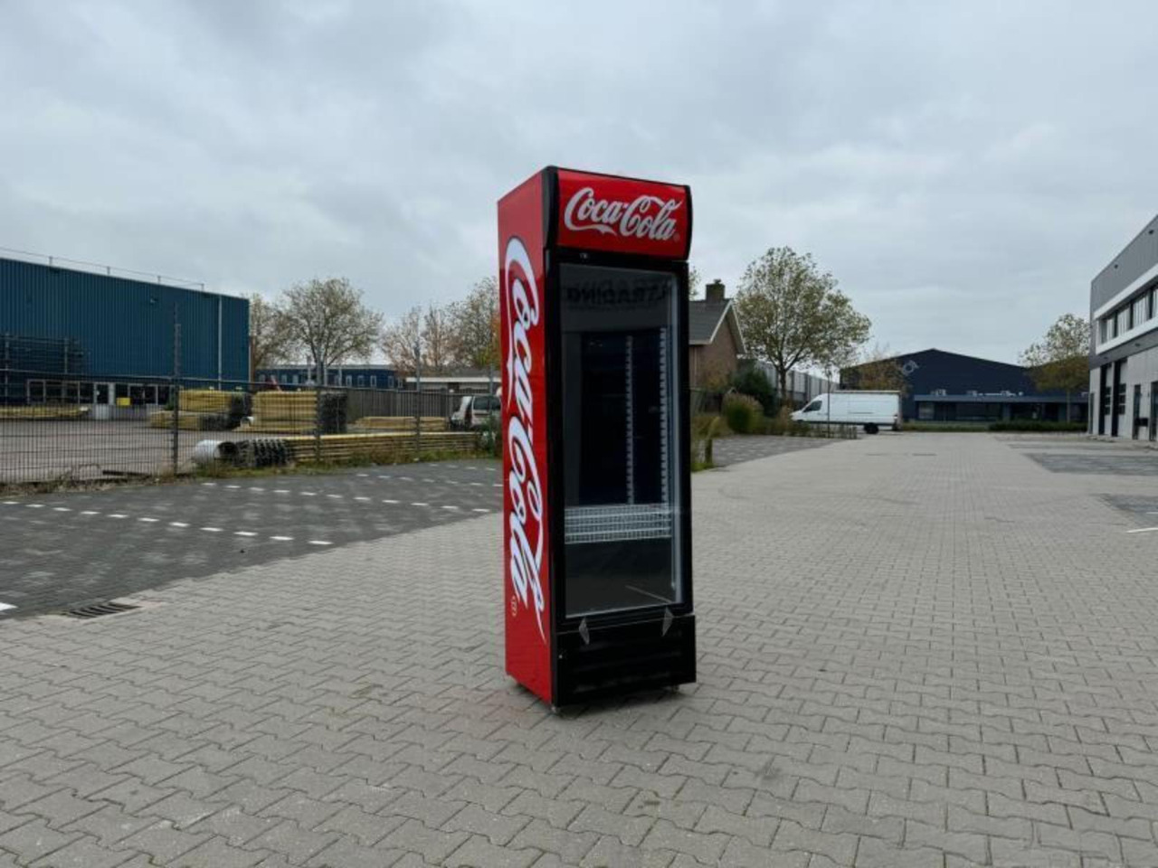Koelkast met Coca-Cola Stickers – Enkel (Nieuw) - Potravinársky stroj: obrázok 1 Koelkast met Coca-Cola Stickers – Enkel (Nieuw) - Potravinársky stroj: obrázok 1