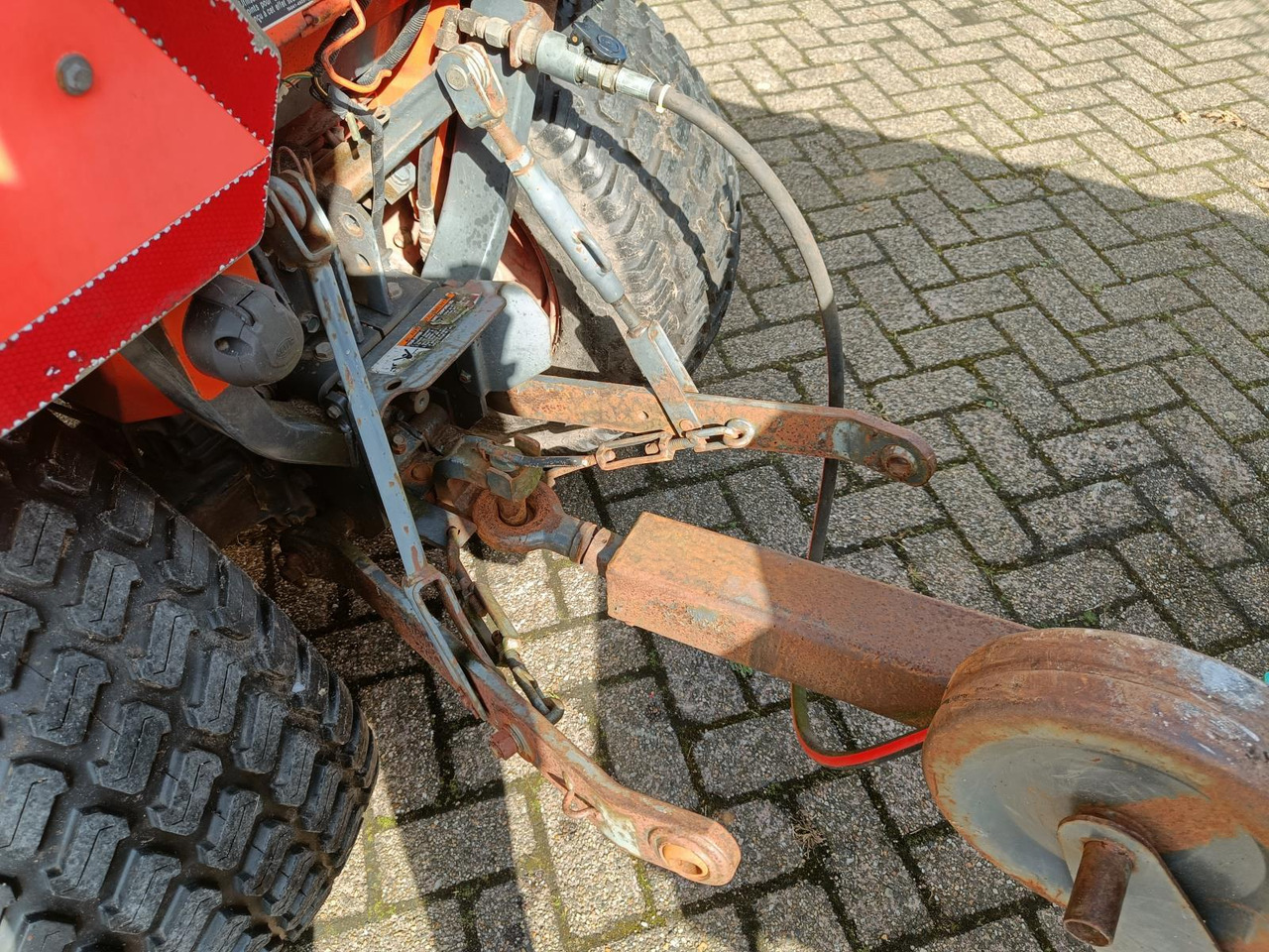 Kubota B2410 met Nimos Kipper - Traktor: obrázok 5 Kubota B2410 met Nimos Kipper - Traktor: obrázok 5