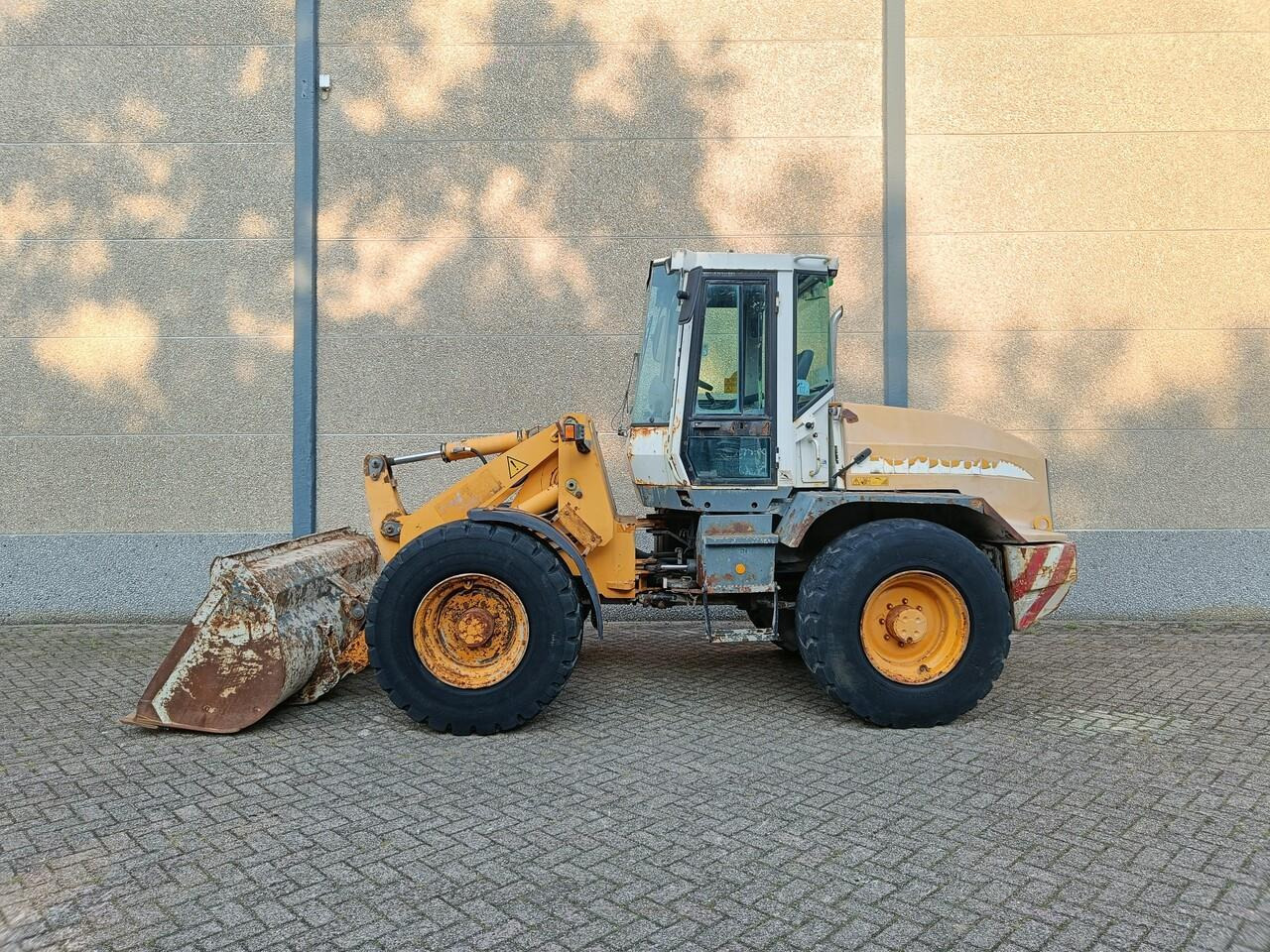 Liebherr L514 Shovel - Kolesový nakladač: obrázok 3 Liebherr L514 Shovel - Kolesový nakladač: obrázok 3
