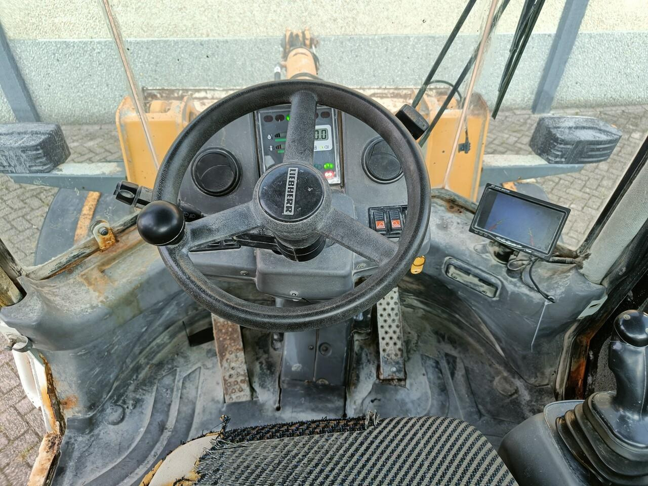 Liebherr L514 Shovel - Kolesový nakladač: obrázok 5 Liebherr L514 Shovel - Kolesový nakladač: obrázok 5