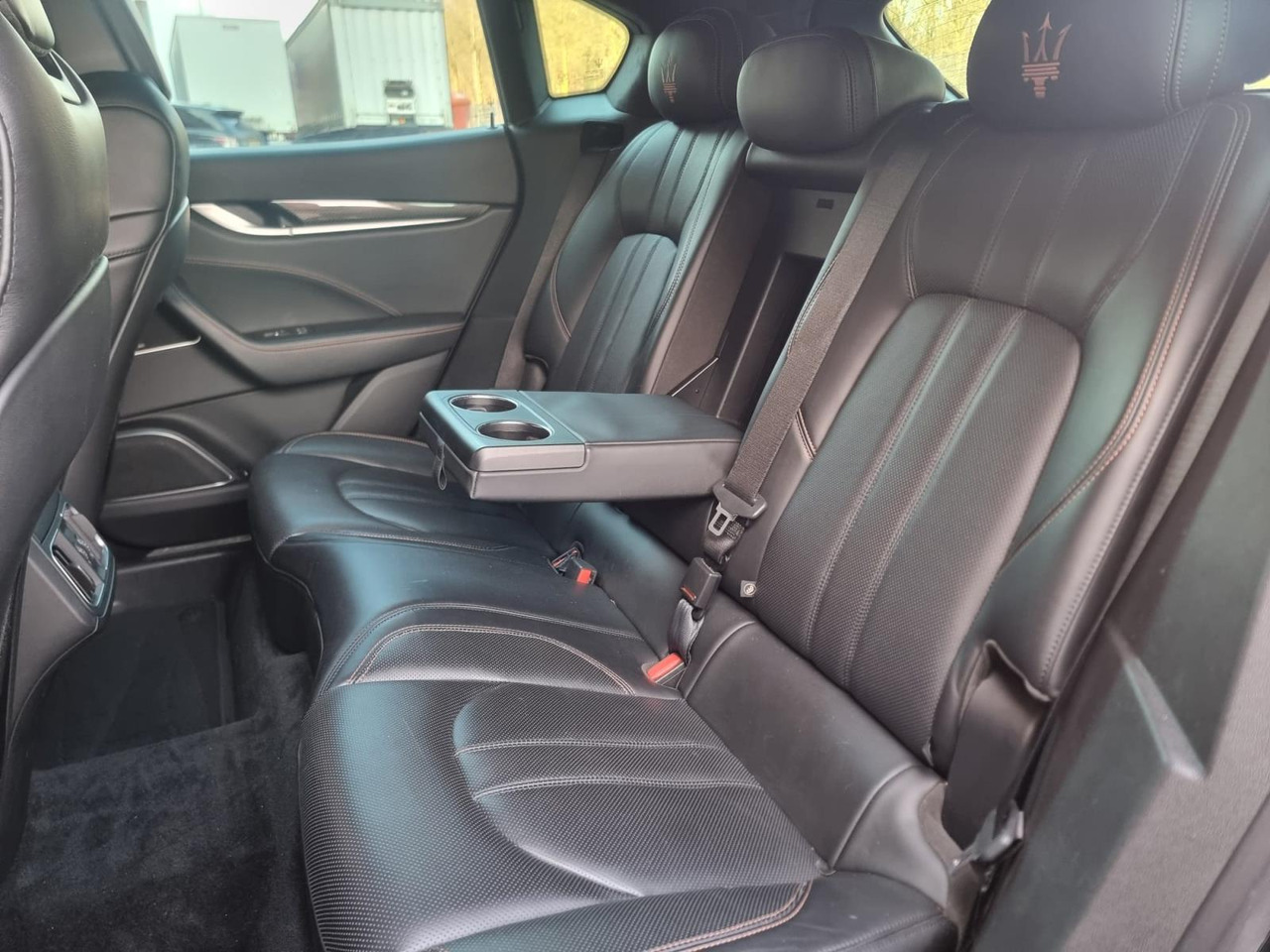 Maserati Levante Q4 3.0D V6 AWD 2017 193.519 km ZN-610-D - SUV: obrázok 3 Maserati Levante Q4 3.0D V6 AWD 2017 193.519 km ZN-610-D - SUV: obrázok 3