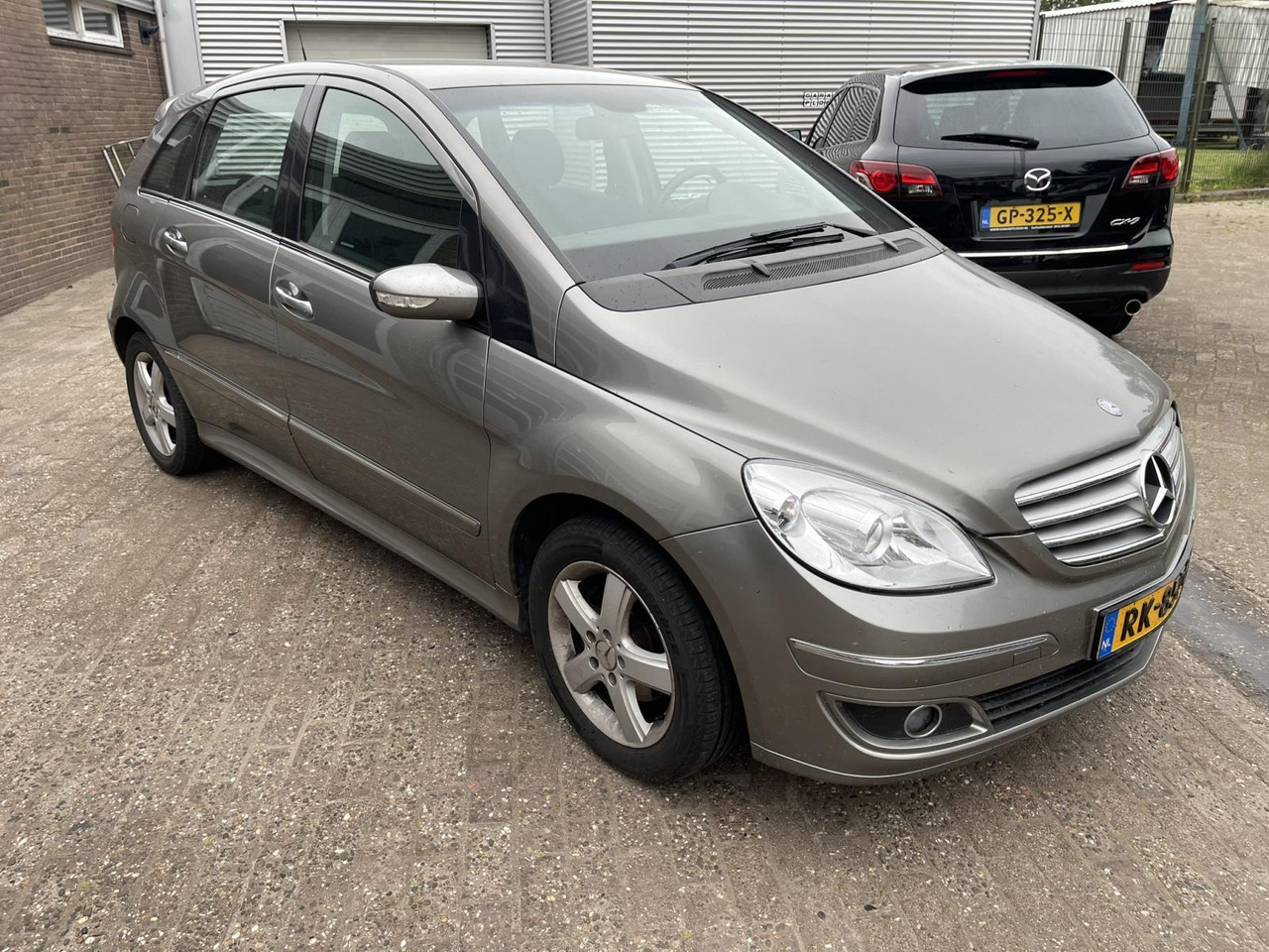Mercedes-Benz B-Klasse 170 Business Class 2005 217.340 km RK-857-B - Automobil: obrázok 5 Mercedes-Benz B-Klasse 170 Business Class 2005 217.340 km RK-857-B - Automobil: obrázok 5