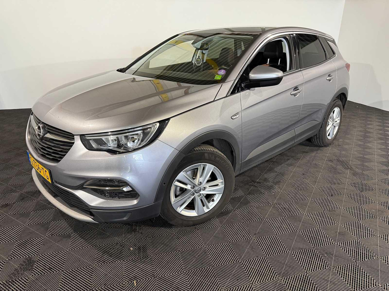 Opel Grandland X 1.2 Turbo Business Executive G-736-TG 200.645 km - Automobil: obrázok 1 Opel Grandland X 1.2 Turbo Business Executive G-736-TG 200.645 km - Automobil: obrázok 1