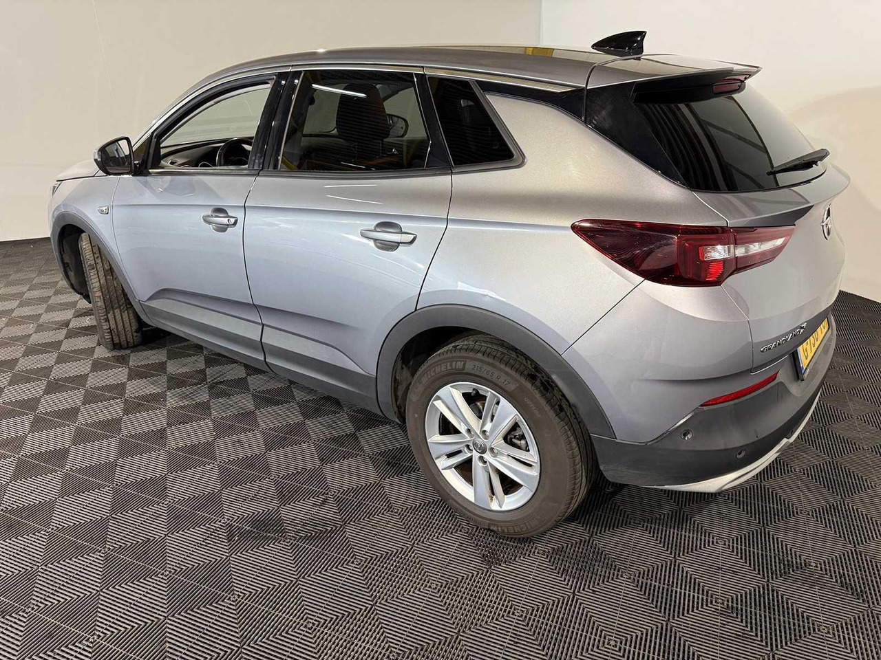 Opel Grandland X 1.2 Turbo Business Executive G-736-TG 200.645 km - Automobil: obrázok 3 Opel Grandland X 1.2 Turbo Business Executive G-736-TG 200.645 km - Automobil: obrázok 3